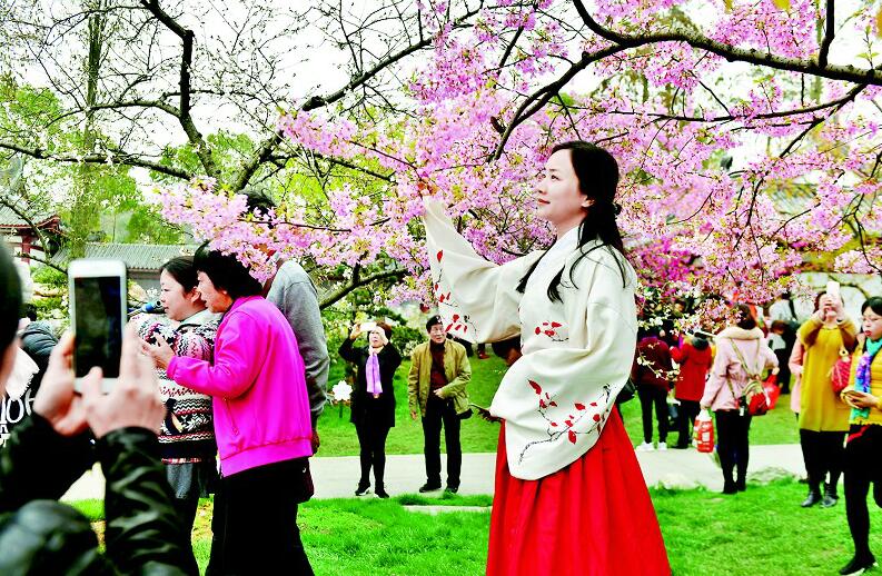 �D�飺�����οͳ˸��F��(l��i)�p��